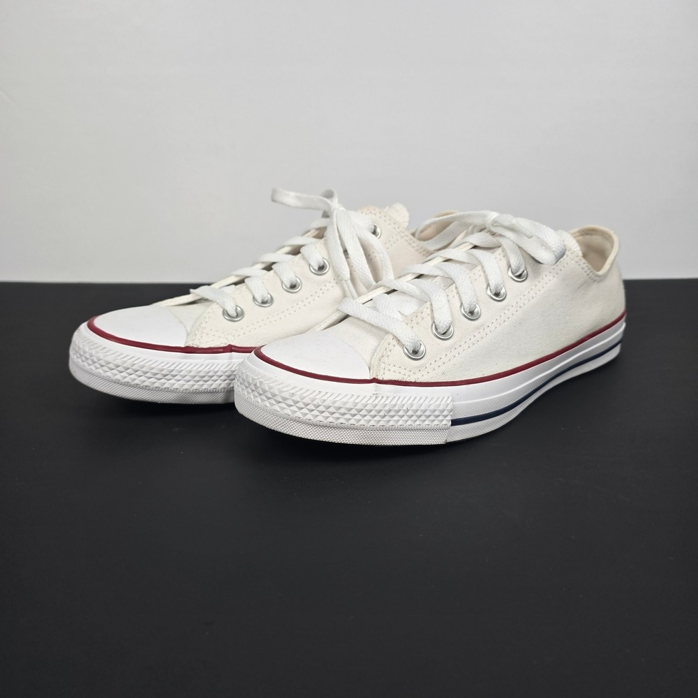 Converse Chuck Taylor Classic White Low Top Sneakers Womens - Size 8